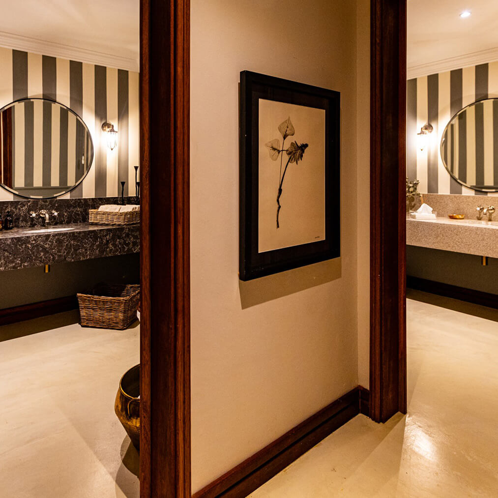waldeck-namibia-lodge-modern-washroom